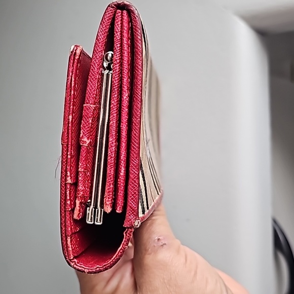 Burberry Nova Long Wallet, Kiss Lock Red and Tan - Picture 9 of 16